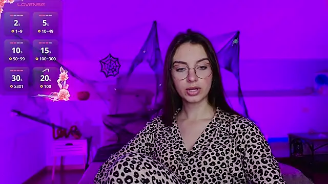 Snapshot of Real_cutie1 chatting on 10/22/25, 09:36 Real cutie1 online show from 10/22/25, 09:36