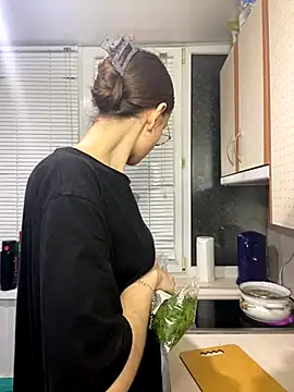 Snapshot of Real_cutie1 chatting on 11/27/25, 08:00 Real cutie1 online show from 11/27/25, 08:00