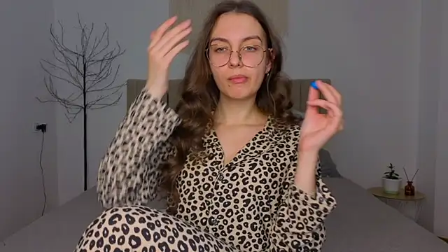 Snapshot of Real_cutie1 chatting on 12/01/25, 02:22 Real cutie1 online show from 12/01/25, 02:22