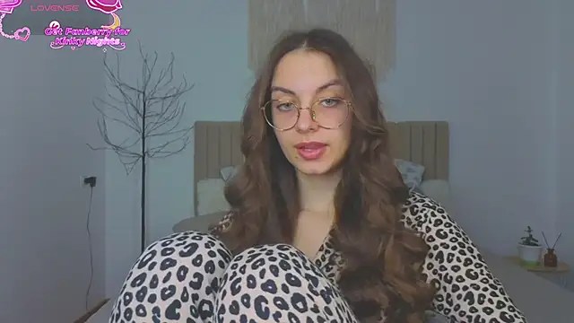 Snapshot of Real_cutie1 chatting on 12/02/25, 02:01 Real cutie1 online show from 12/02/25, 02:01