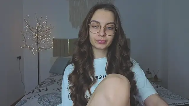 Snapshot of Real_cutie1 chatting on 12/05/25, 01:42 Real cutie1 online show from 12/05/25, 01:42