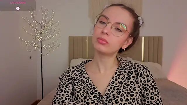 Real cutie1 online show from 05/19/26, 12:44