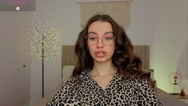 Real cutie1 online show from 05/28/26, 12:46