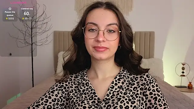 Real cutie1 online show from 06/03/26, 01:14