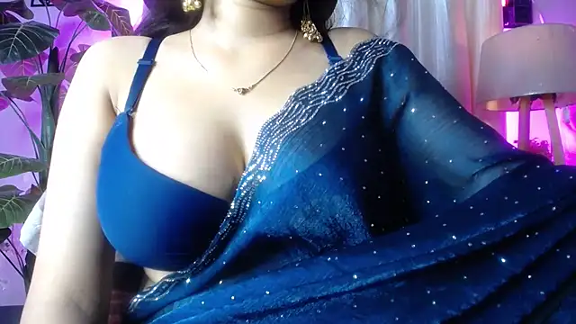 Snapshot of kiara_1122 chatting on 07/24/26, 11:14 kiara 1122 online show from 07/24/26, 11:14