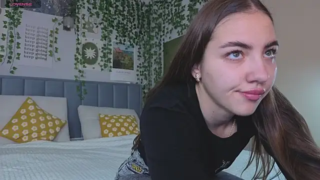 Ashley Pierce online show from 09/18/25, 04:03