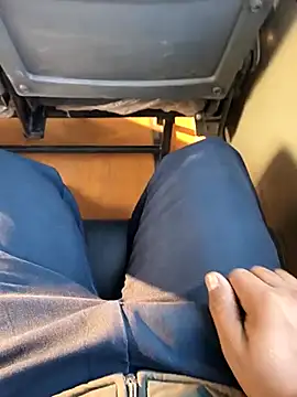 Snapshot of mysticeyes_backup chatting on 11/14/25, 02:43 mysticeyes backup online show from 11/14/25, 02:43