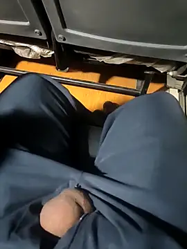 Snapshot of mysticeyes_backup chatting on 12/01/25, 12:32 mysticeyes backup online show from 12/01/25, 12:32