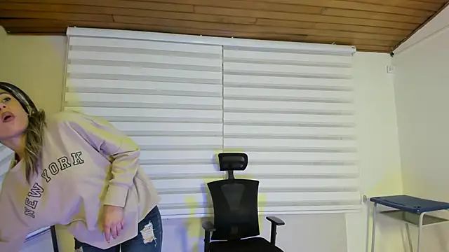 Rachell criss online show from 11/13/25, 03:38