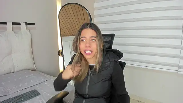 Rachell criss online show from 11/29/25, 03:53