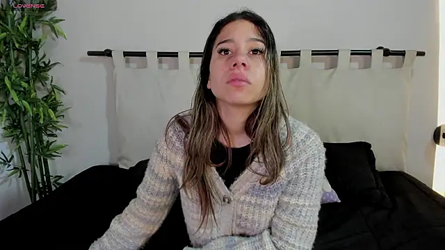 Rachell criss online show from 03/17/26, 04:17