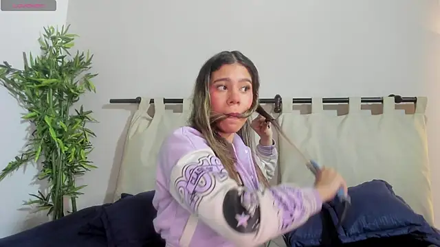 Rachell criss online show from 04/23/26, 04:03