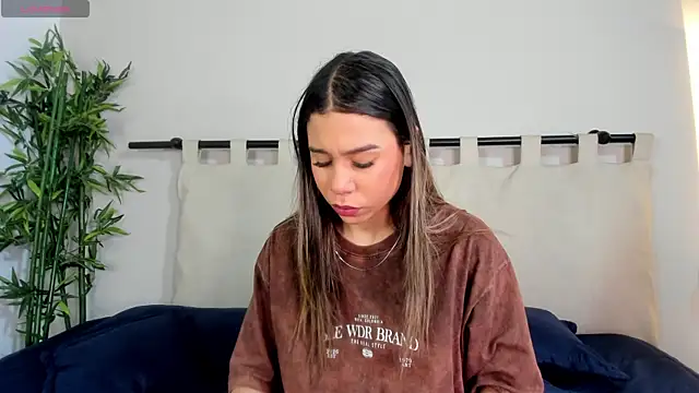 Rachell criss online show from 04/26/26, 04:10