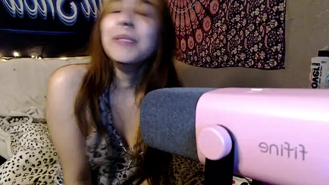 London Ray online show from 07/23/26, 01:58