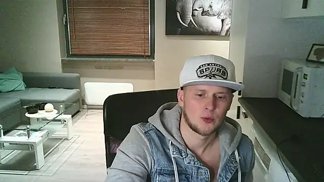 Dartanjanas13 online show from 10/25/25, 09:42