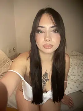 Snapshot of Bella__Booty chatting on 10/17/25, 10:45 Bella  Booty online show from 10/17/25, 10:45