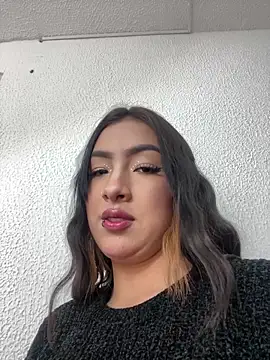 Snapshot of iamvalenn chatting on 11/04/25, 08:08 iamvalenn online show from 11/04/25, 08:08