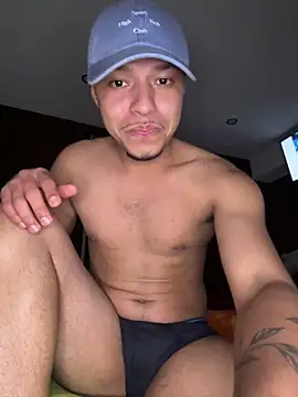 Snapshot of Mlkrrp chatting on 11/12/25, 01:06 Mlkrrp online show from 11/12/25, 01:06