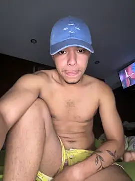 Snapshot of Mlkrrp chatting on 11/17/25, 12:16 Mlkrrp online show from 11/17/25, 12:16