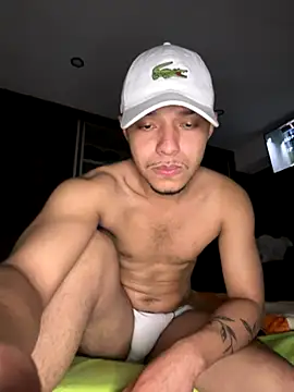 Snapshot of Mlkrrp chatting on 11/19/25, 12:10 Mlkrrp online show from 11/19/25, 12:10