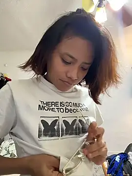 Nia Desire online show from 12/18/25, 07:47