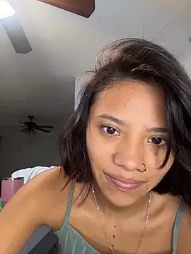 Snapshot of Nia_Desire chatting on 06/11/26, 07:06 Nia Desire online show from 06/11/26, 07:06