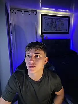 Justin trevor1 online show from 04/14/26, 12:49