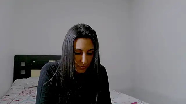 Snapshot of Saloriz_Col chatting on 09/10/25, 09:04 Saloriz Col online show from 09/10/25, 09:04