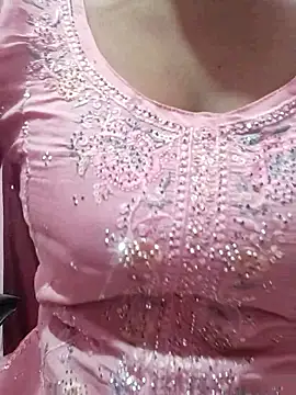 Snapshot of Reeta-rani chatting on 10/01/25, 04:29 Reeta-rani online show from 10/01/25, 04:29