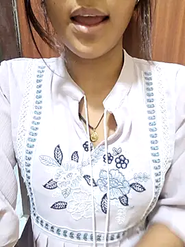 Snapshot of Raj-kumari chatting on 07/09/26, 05:06 Raj-kumari online show from 07/09/26, 05:06