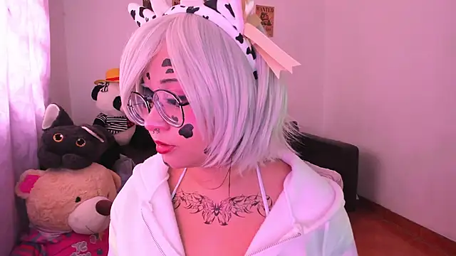 Snapshot of Lolii_Zoe chatting on 10/08/25, 06:16 Lolii Zoe online show from 10/08/25, 06:16