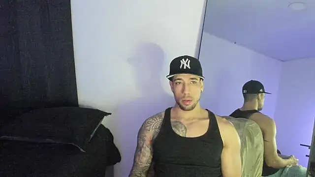 ThiagoLugo online show from 11/22/25, 04:33