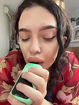 Hannah xBaby online show from 11/29/25, 11:02