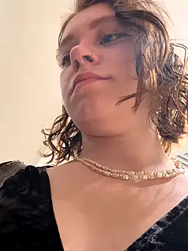 lucy-joy online show from 09/19/25, 09:54