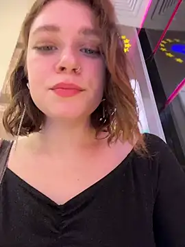 lucy-joy online show from 11/04/25, 12:15