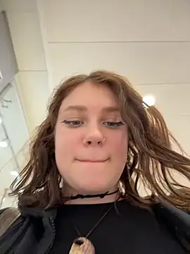 lucy-joy online show from 04/09/26, 01:05