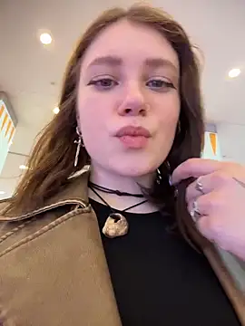 Snapshot of lucy-joy chatting on 04/25/26, 08:17 lucy-joy online show from 04/25/26, 08:17