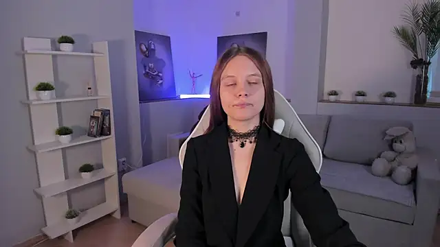 AlicePill online show from 10/13/25, 02:11