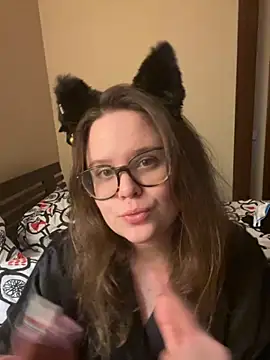 Snapshot of MariaMirabella chatting on 10/31/25, 08:10 MariaMirabella online show from 10/31/25, 08:10