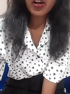 Snapshot of AnkitaDevi chatting on 09/29/25, 04:06 AnkitaDevi online show from 09/29/25, 04:06