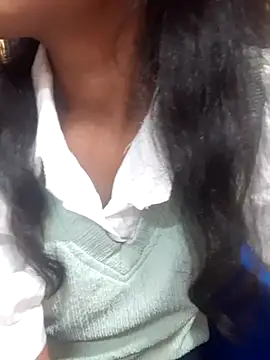 Snapshot of AnkitaDevi chatting on 10/18/25, 04:48 AnkitaDevi online show from 10/18/25, 04:48