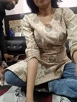 Yourhotsweetgirl online show from 02/11/26, 01:49