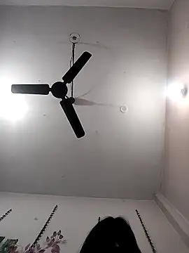 Yourhotsweetgirl online show from 03/18/26, 05:38