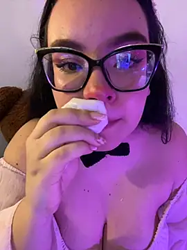 Emily Taylor2 online show from 11/01/25, 04:36