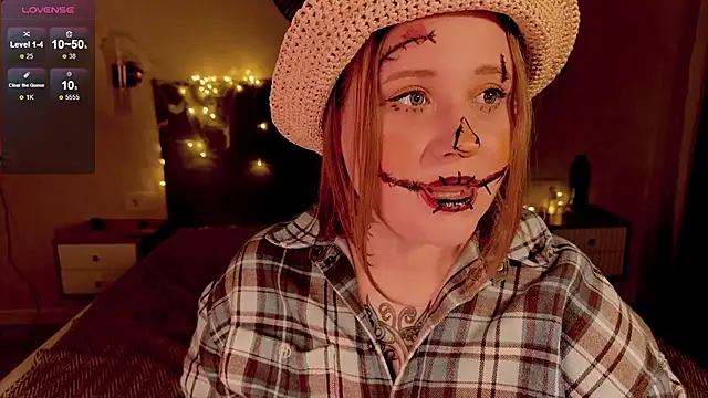 Snapshot of NaomiRey1 chatting on 10/31/25, 04:08 NaomiRey1 online show from 10/31/25, 04:08