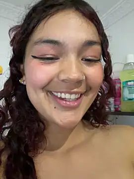 Snapshot of Camilla_Miller01 chatting on 06/11/26, 12:32 Camilla Miller01 online show from 06/11/26, 12:32