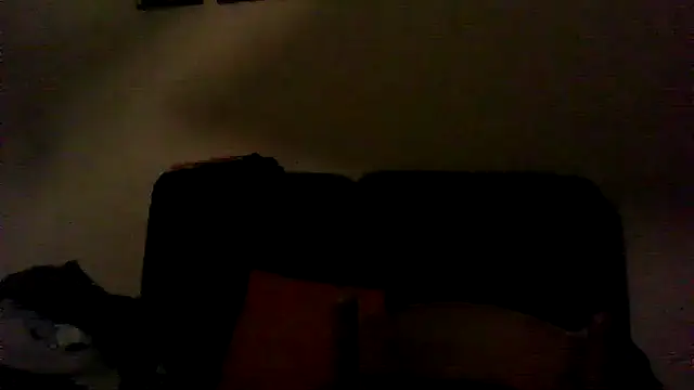 Snapshot of ynroh_87 chatting on 11/28/25, 11:18 ynroh 87 online show from 11/28/25, 11:18