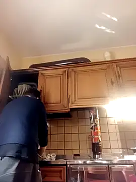 Snapshot of ynroh_87 chatting on 03/02/26, 11:06 ynroh 87 online show from 03/02/26, 11:06