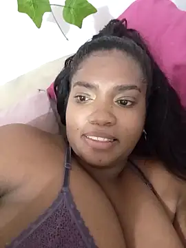 Snapshot of SamaraArtiaga1 chatting on 09/19/25, 03:19 SamaraArtiaga1 online show from 09/19/25, 03:19