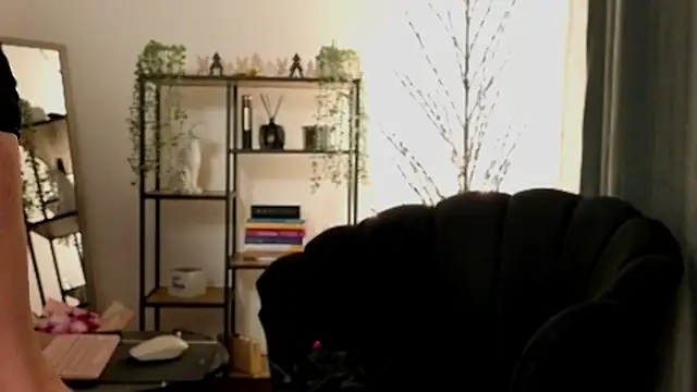 aerisblue online show from 12/04/25, 07:55